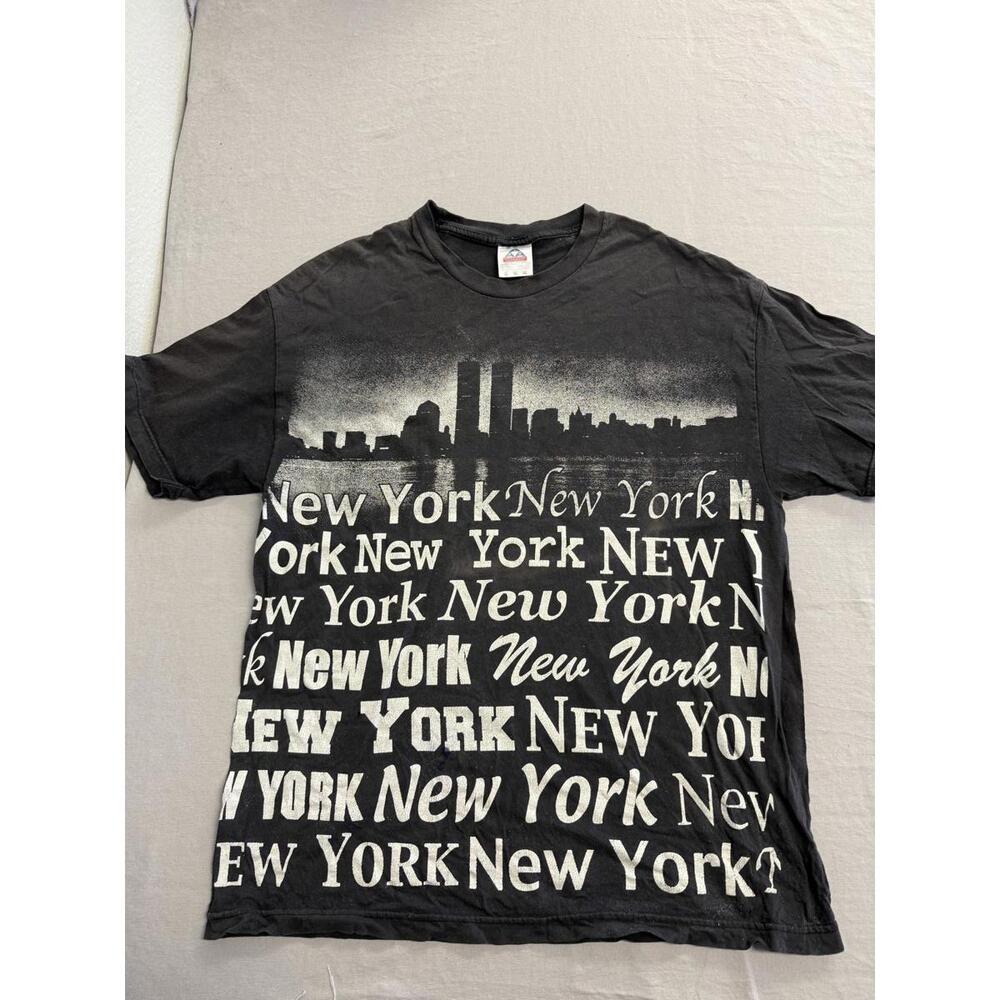 Vintage Faded New York City Twin Towers Skyline T-shirt XL